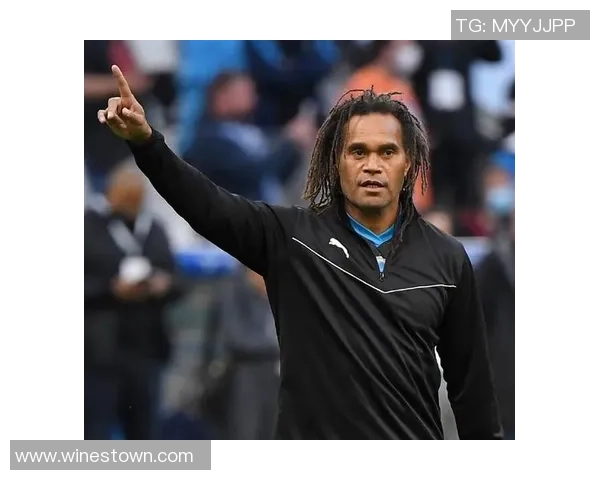 野兽外号的足球明星如何在绿茵场上展现无与伦比的实力与魅力